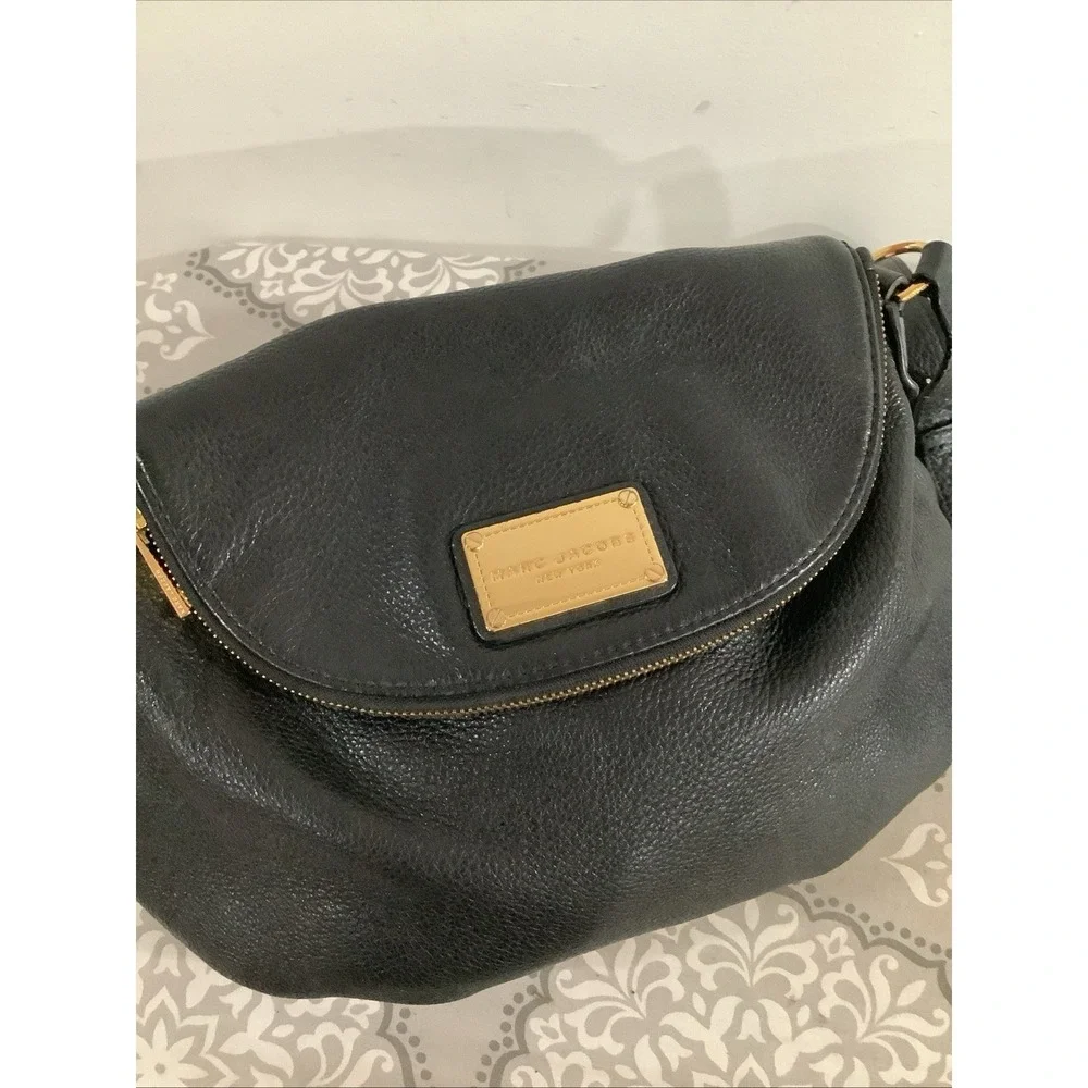 Marc Jacobs black pebbled leather Crossbody handbag